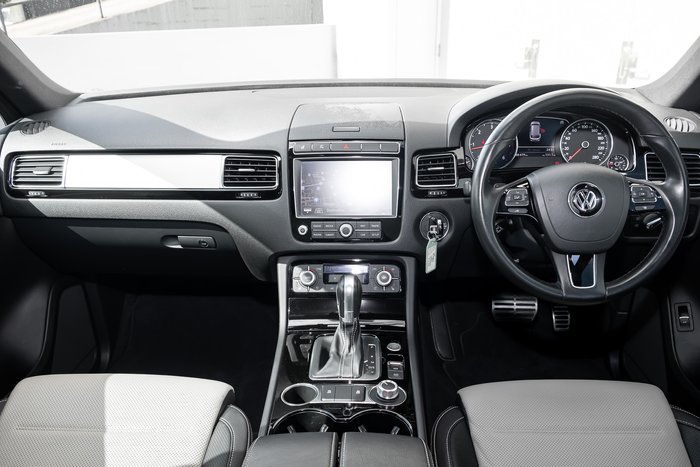 2017 Volkswagen Touareg Monochrome