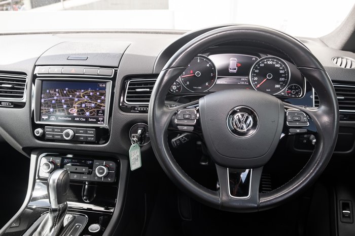 2017 Volkswagen Touareg Monochrome