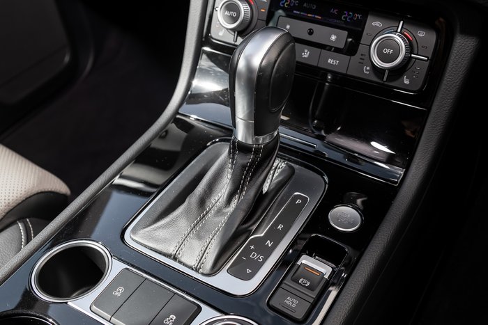 2017 Volkswagen Touareg Monochrome