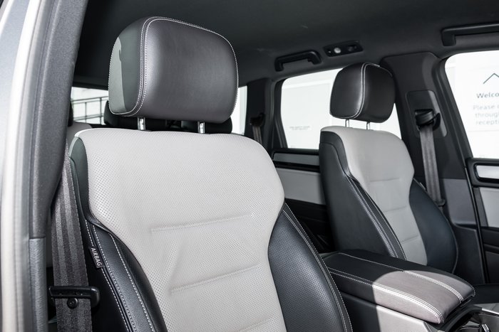 2017 Volkswagen Touareg Monochrome