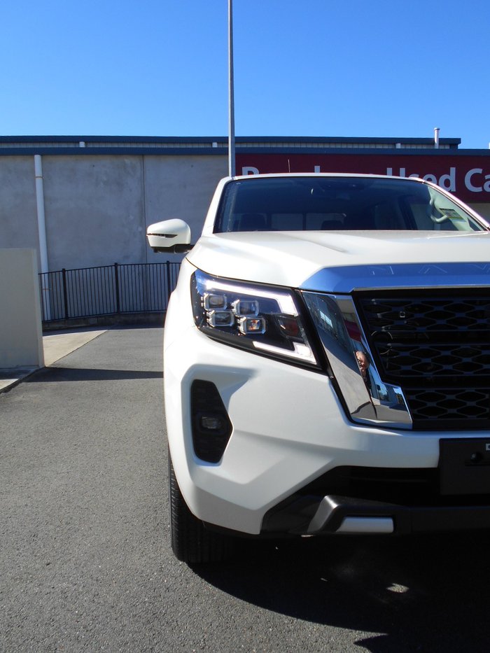 2025 Nissan Navara ST-X