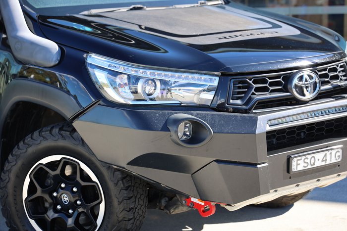 2018 Toyota Hilux 4x4 Hilux 4x4 Rugged X 2.8L T Diesel Automatic Double Cab 1Y46290 002
