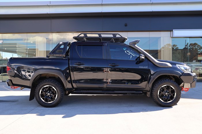 2018 Toyota Hilux 4x4 Hilux 4x4 Rugged X 2.8L T Diesel Automatic Double Cab 1Y46290 002