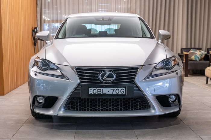 2016 Lexus IS200T Luxury 2.0L Turbo Automatic Sedan