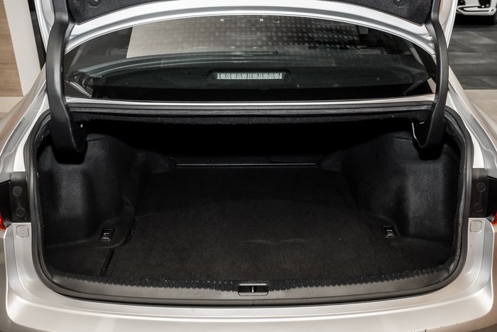 2016 Lexus IS200T Luxury 2.0L Turbo Automatic Sedan