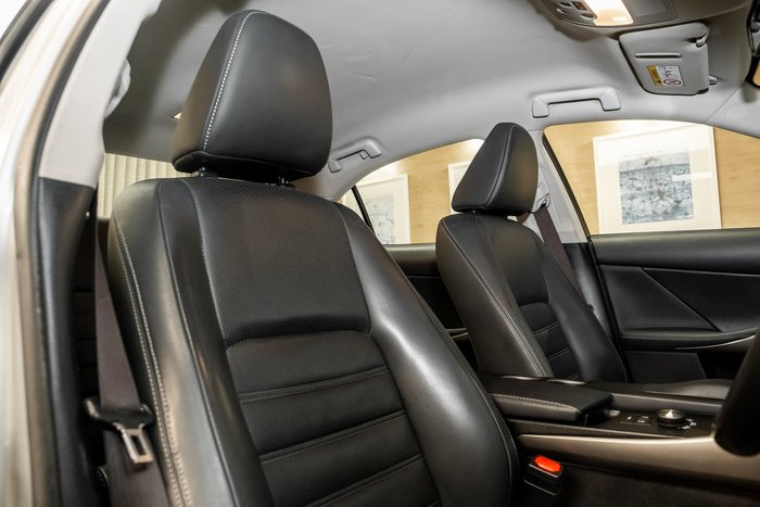 2016 Lexus IS200T Luxury 2.0L Turbo Automatic Sedan