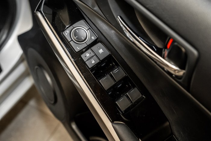 2016 Lexus IS200T Luxury 2.0L Turbo Automatic Sedan