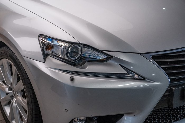 2016 Lexus IS200T Luxury 2.0L Turbo Automatic Sedan