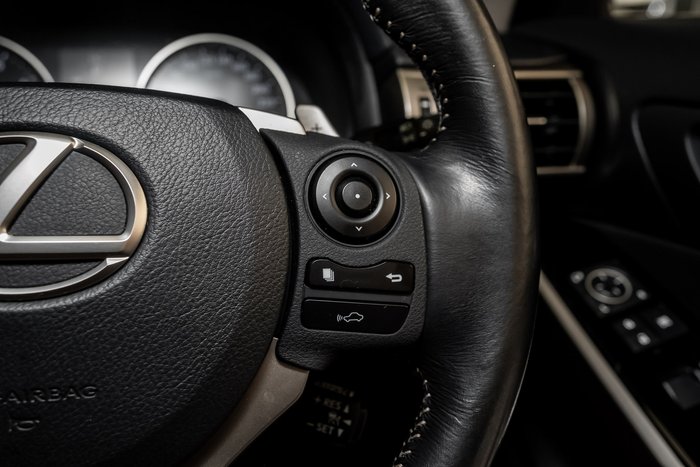 2016 Lexus IS200T Luxury 2.0L Turbo Automatic Sedan