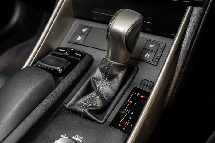 2016 Lexus IS200T Luxury 2.0L Turbo Automatic Sedan