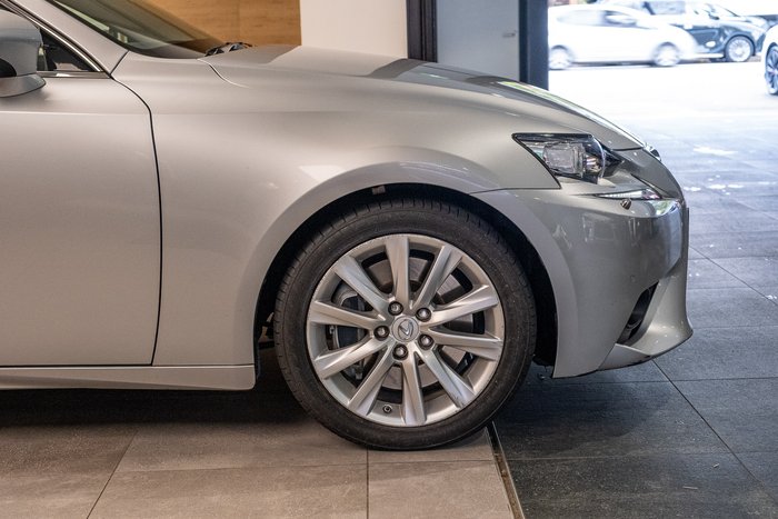 2016 Lexus IS200T Luxury 2.0L Turbo Automatic Sedan