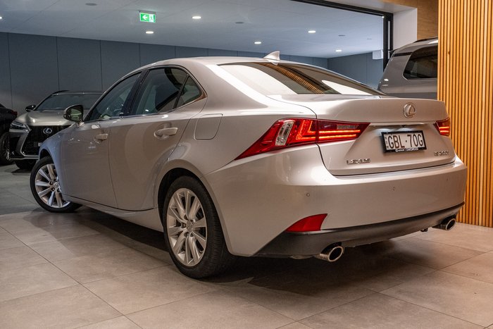 2016 Lexus IS200T Luxury 2.0L Turbo Automatic Sedan