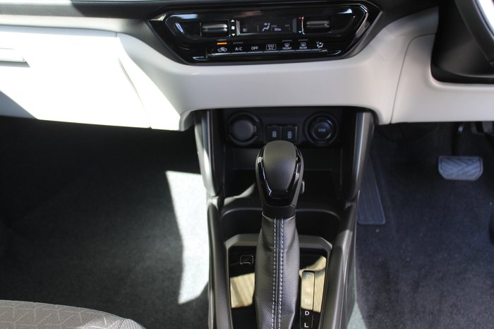 2025 Suzuki Swift Hybrid Plus