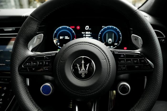 2025 Maserati Grecale MODENA 330HP HYBRID GRIGIO LAVA
