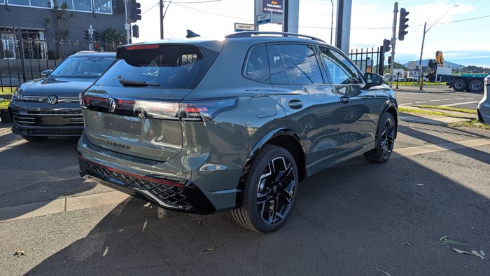2026 VOLKSWAGEN Tiguan R-LINE