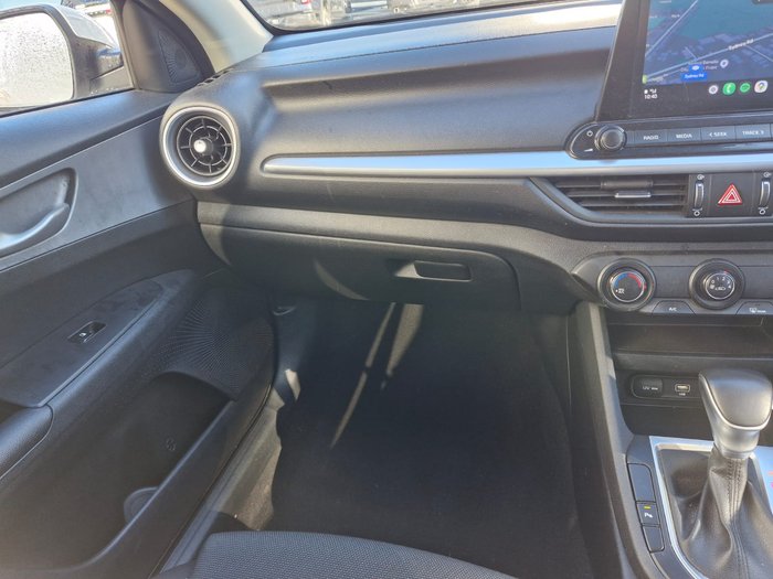 2022 KIA CERATO 2022 KIA CERATO S SAFETY PACK 6 SP AUTOMATIC 5D HATCHBACK 4CYL  White