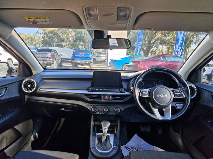 2022 KIA CERATO 2022 KIA CERATO S SAFETY PACK 6 SP AUTOMATIC 5D HATCHBACK 4CYL  White