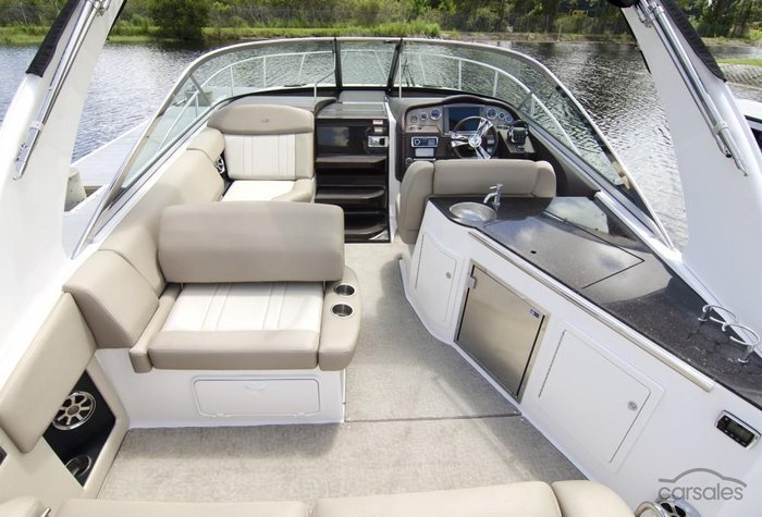 2025 Regal 33 Express