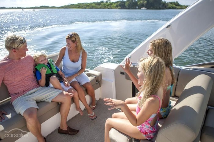 2025 Regal 33 Express