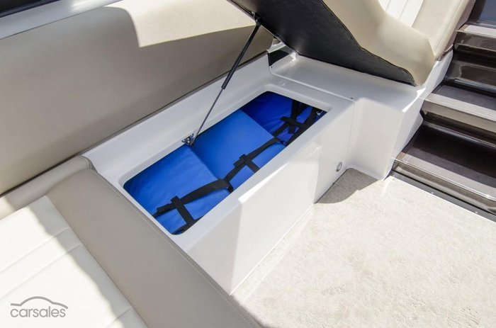 2025 Regal 33 Express