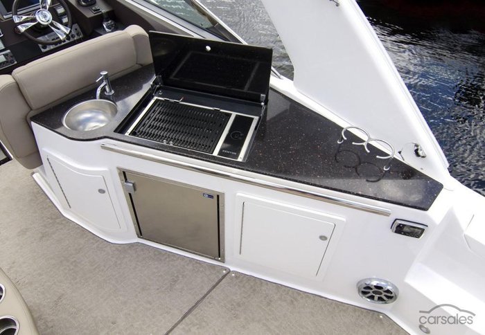 2025 Regal 33 Express