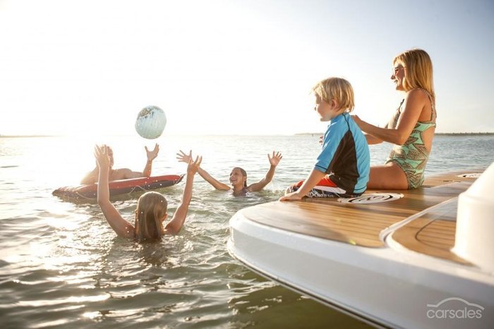 2025 Regal 33 Express