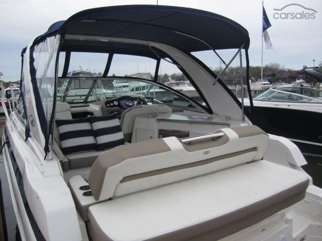 2025 Regal 33 Express