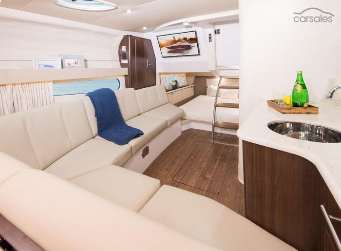 2025 Regal 33 Express