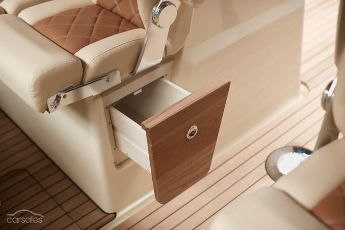 2025 Chris Craft Calypso 30