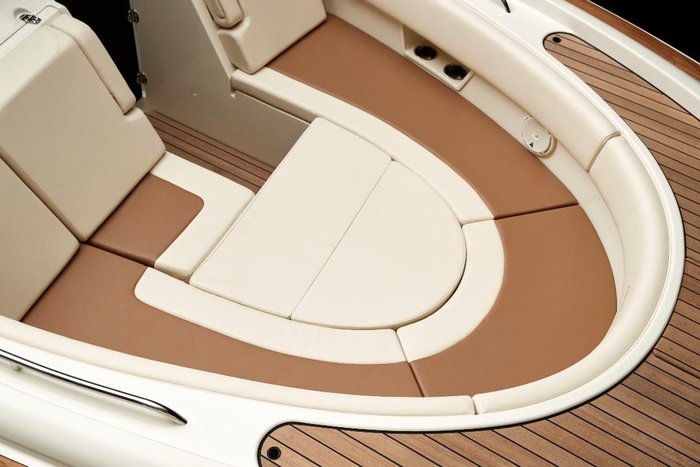 2025 Chris Craft Calypso 30