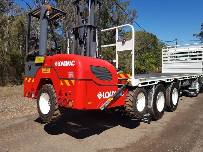 2019 Isuzu Fyj ,Auto , 8X4, 8Mtr Tray And New Loadmac Forklift fyj