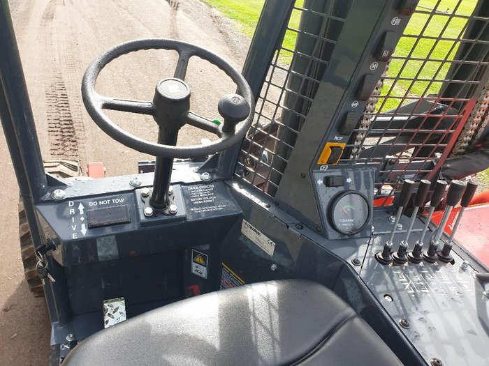 2022 Loadmac Lm225 , 44Hp , 2T Tare, 2.5T Lift Distributed By Sammut Ag