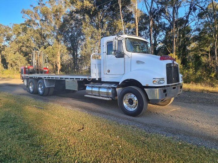 2004 Kenworth T350 With  Moffett M5