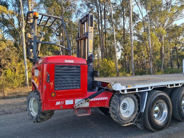 2004 Kenworth T350 With  Moffett M5