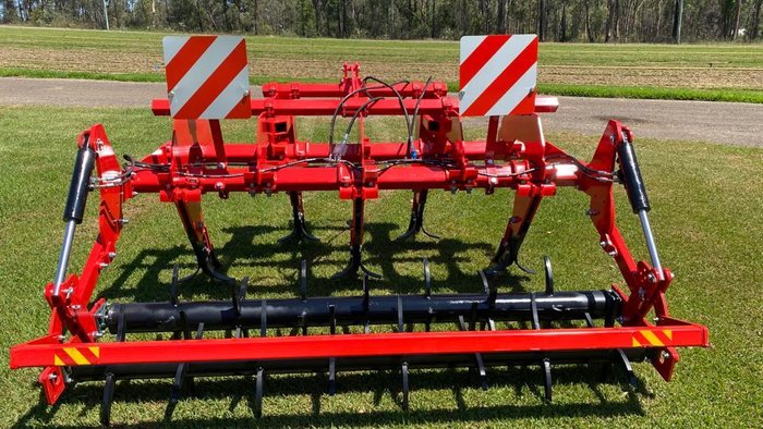 2023 Toscano New 5 Tine With Spike Rollers