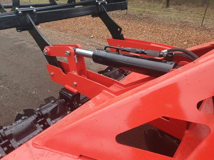 2026 Toscano Ehd24 , Independant Disc With Hydraulic Lift Roller
