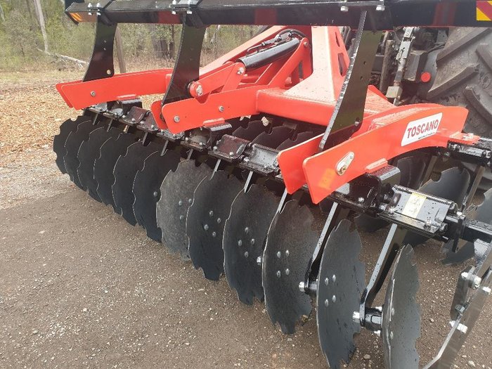 2023 Toscano Ehd24 , Independant Disc With Hydraulic Lift Roller