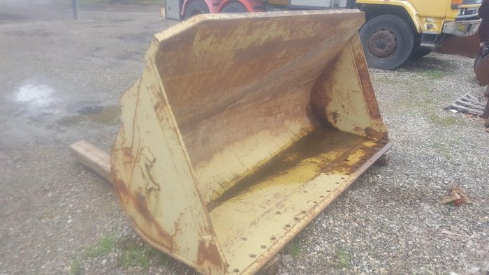 0 Assorted New and Used Buckets, Grabs, Quick Hitches, Demolition Attachments, Log Grab, Etc.