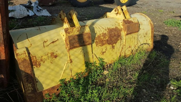 0 Assorted New and Used Buckets, Grabs, Quick Hitches, Demolition Attachments, Log Grab, Etc.