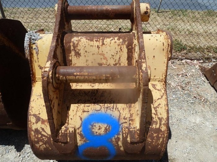 0 Assorted New and Used Buckets, Grabs, Quick Hitches, Demolition Attachments, Log Grab, Etc.