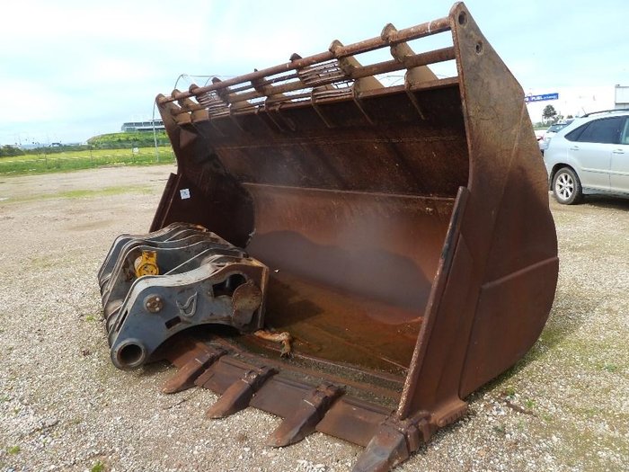 0 Assorted New and Used Buckets, Grabs, Quick Hitches, Demolition Attachments, Log Grab, Etc.