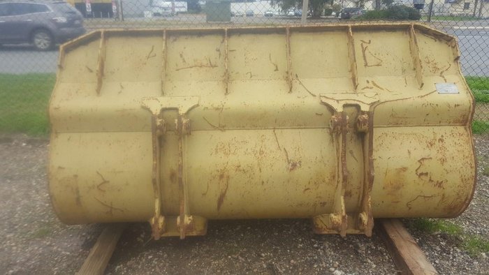 0 Assorted New and Used Buckets, Grabs, Quick Hitches, Demolition Attachments, Log Grab, Etc.