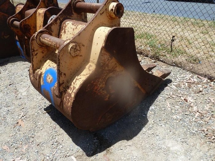 0 Assorted New and Used Buckets, Grabs, Quick Hitches, Demolition Attachments, Log Grab, Etc.