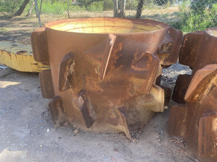 0 Caterpillar 826C, G Or H Or 825C, G Or H Garbage Chopper Feet Yellow