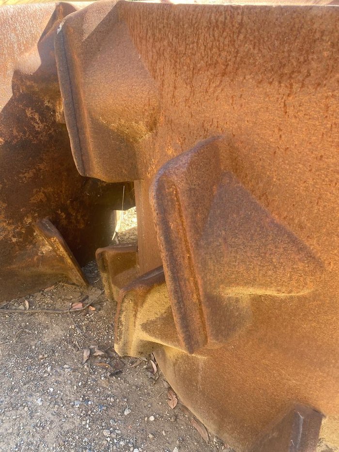 0 Caterpillar 826C, G Or H Or 825C, G Or H Garbage Chopper Feet Yellow