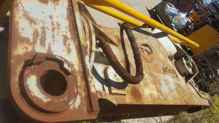 1999 La Bounty MSD 220