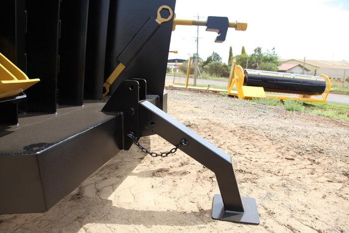 2019 Homan 24 foot drive in clip on stick rake