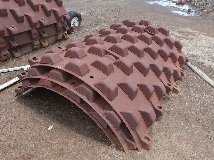 UNKNOWN SET OF PADFOOT SHELLS