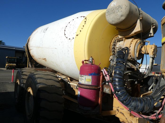 2007 Caterpillar 730 Agitator YELLOW