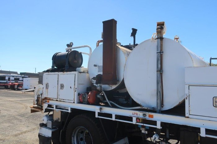 1991 Volvo Fl6 Bitumen Truck WHITE